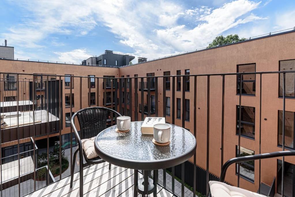 维尔纽斯Cozy Japanese Oasis With Balcony, Gramophone, Netflix公寓 外观 照片